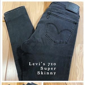 Levi’s 710 Super Skinny Jeans